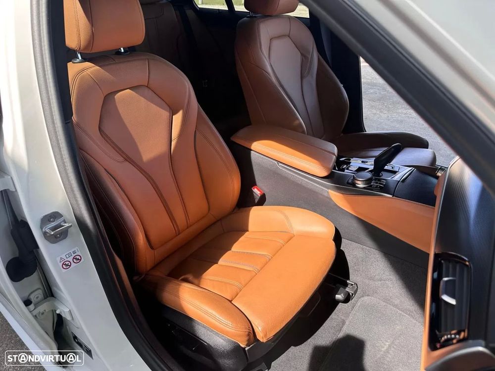 BMW 530 e Pack Desportivo M - 16
