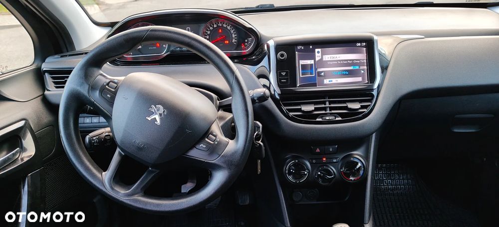 Peugeot 208 - 23