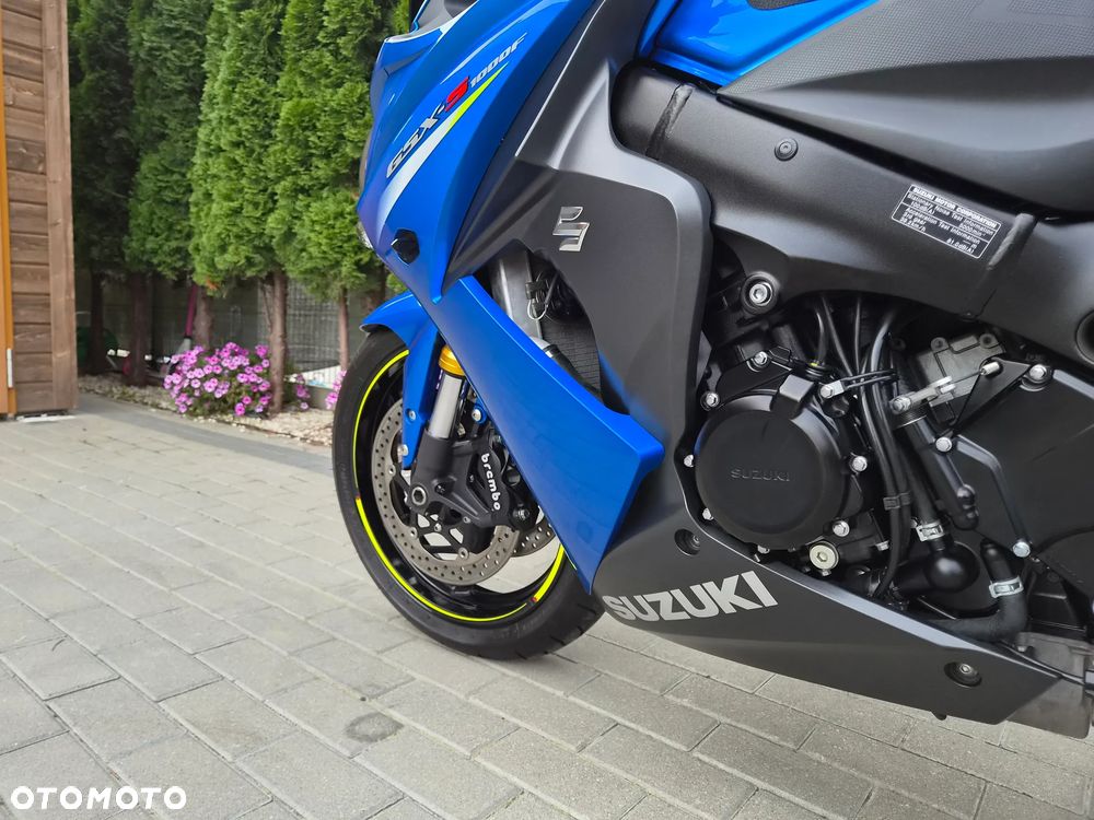 Suzuki GSX - 20