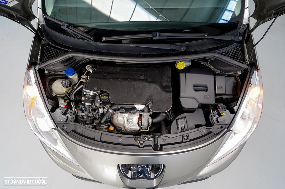 Peugeot 207 CC 1.6 HDi Sport FAP - 28
