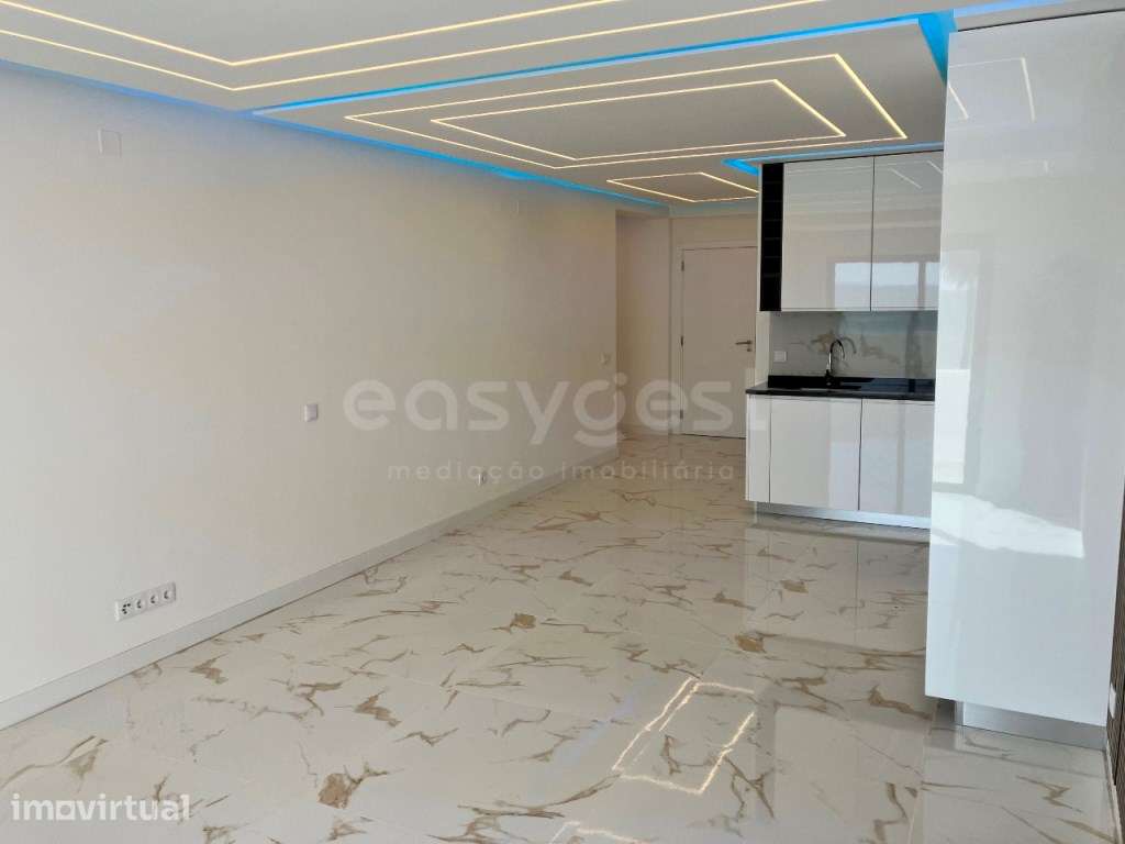 T2 Remodelado Frente Mar com Garagem e Arrecadação - Quarteira - Grande imagem: 5/29