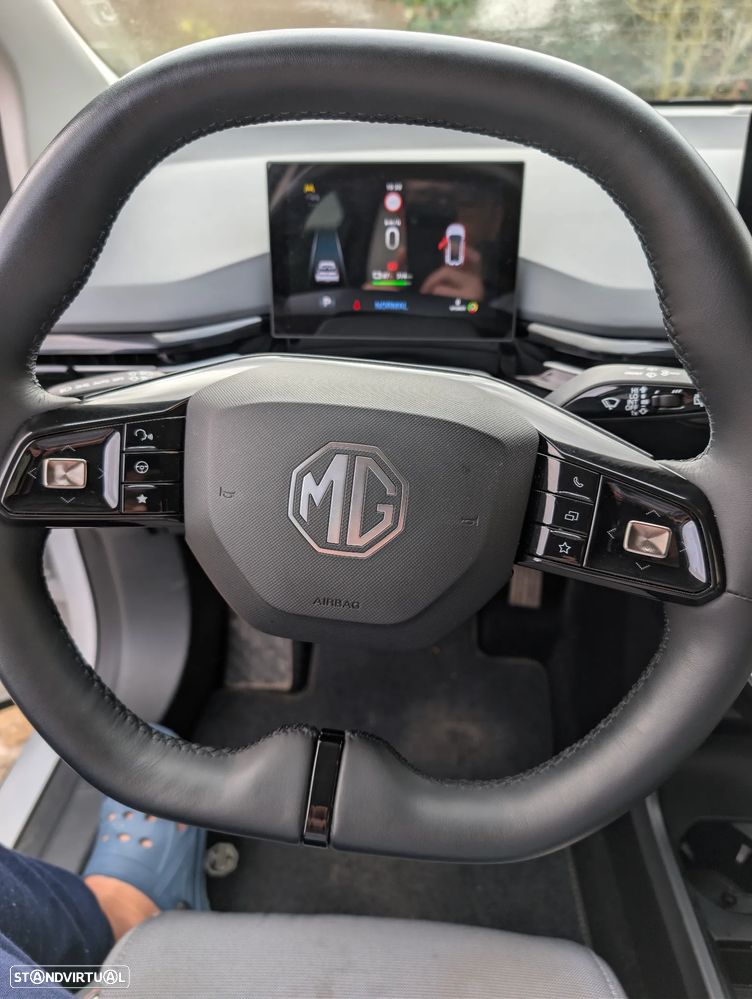MG MG4 64 kWh Luxury - 10