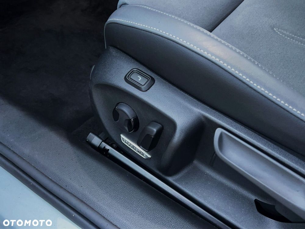 Volkswagen Passat - 18