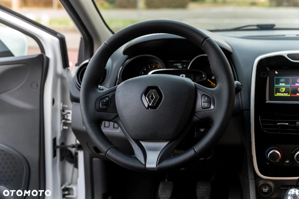 Renault Clio 1.2 16V 75 Life - 21