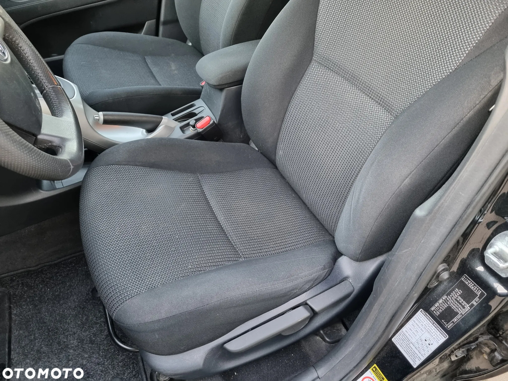 Toyota Auris 1.8 HSD Luna - 27