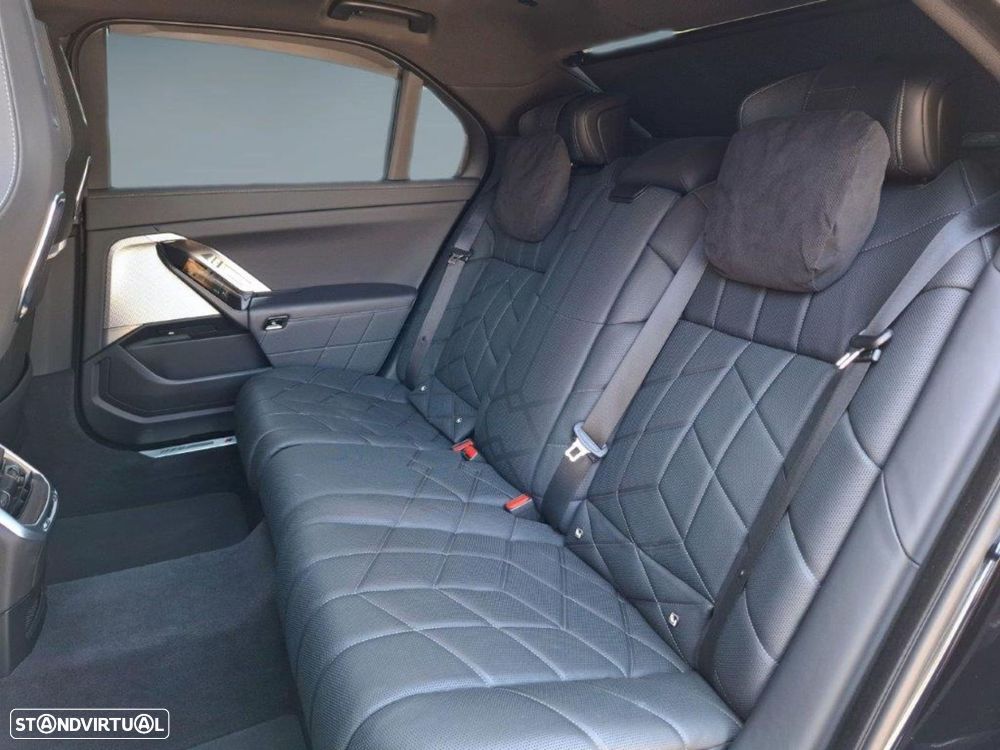 BMW i7 xDrive60 Pack Desportivo M - 14