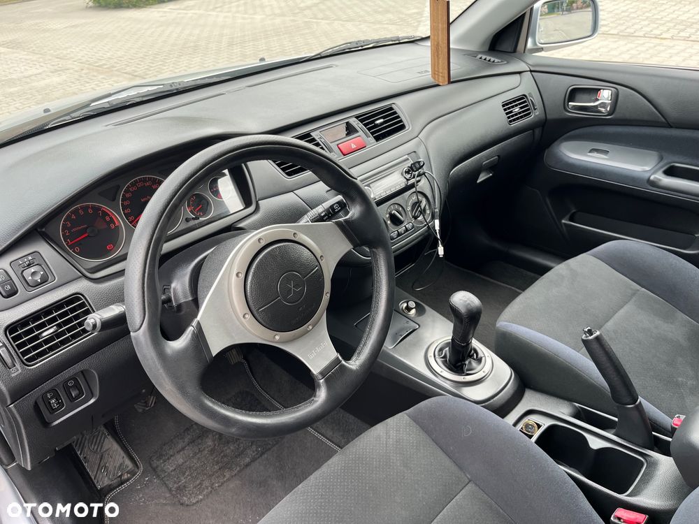 Mitsubishi Lancer - 17