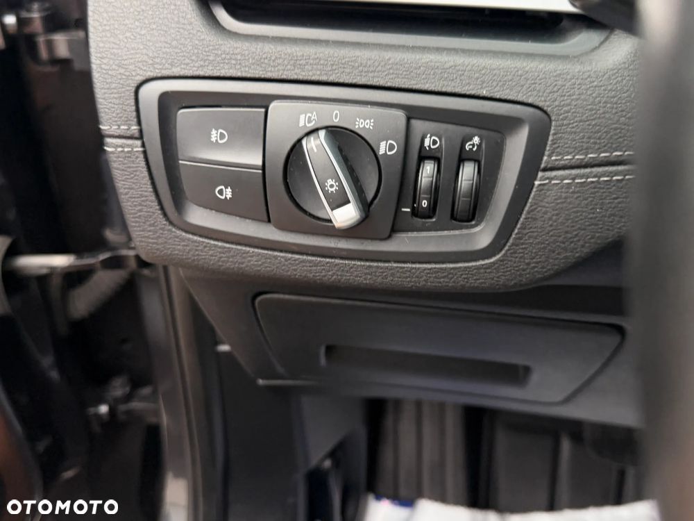 BMW X1 sDrive18i Sport Line - 28