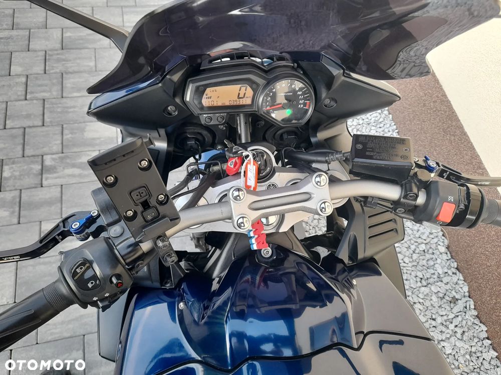 Yamaha FZ - 32