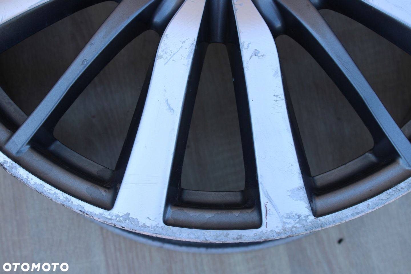 FELGA ALIMINIOWA 19" MASERATI GHIBLI 8,5J 5x114,3 - 6