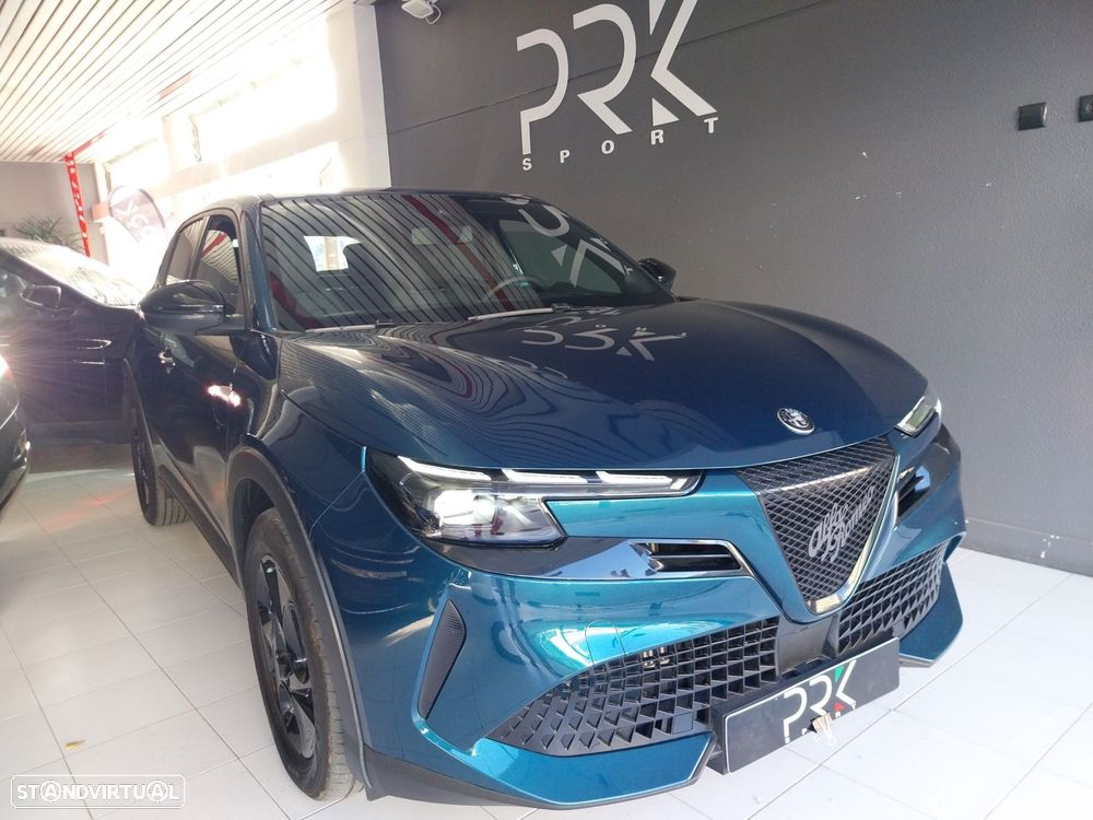 Alfa Romeo Junior 1.2 Ti Q4 eDCT6 - 1