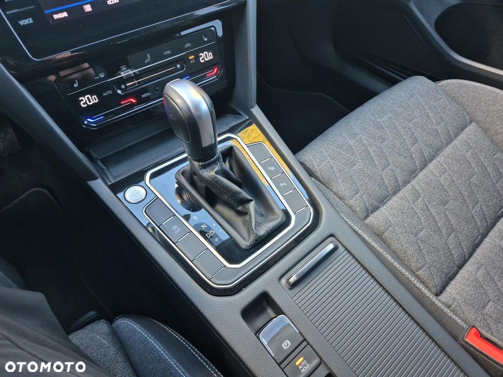 Volkswagen Passat Variant 1.5 TSI EVO Business DSG - 20