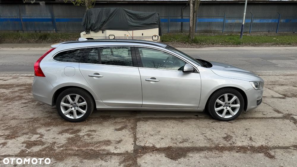 Volvo V60 D4 Geartronic Momentum - 3
