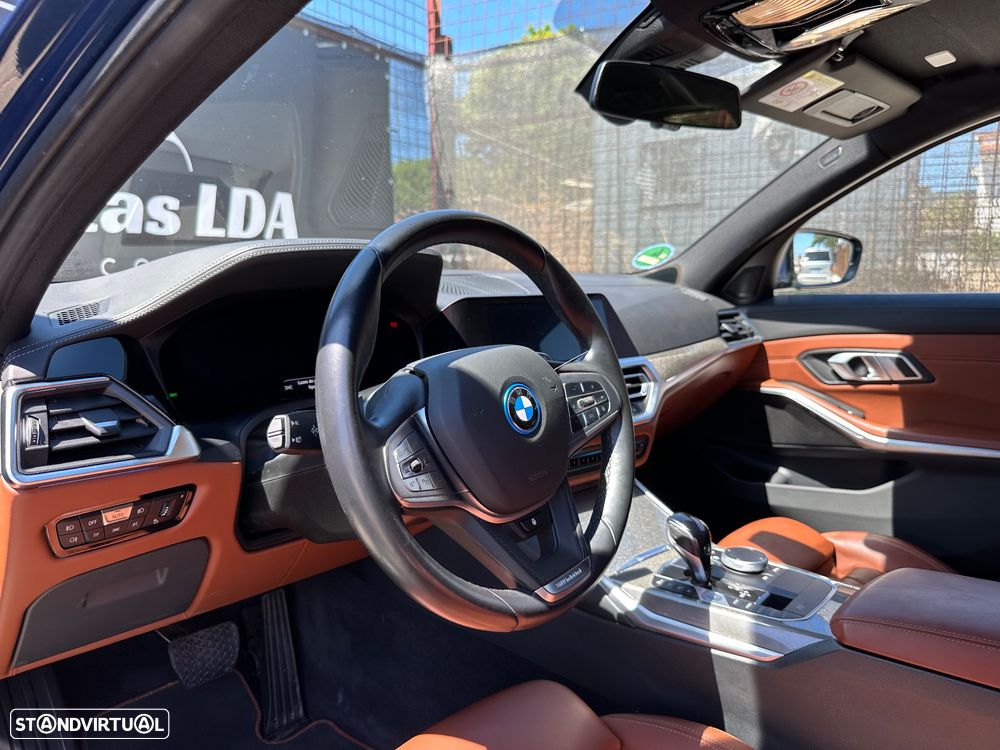 BMW 330 e Touring Line Sport Auto - 10