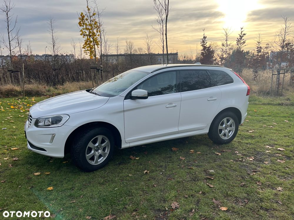 Volvo XC 60 D4 AWD Momentum - 23