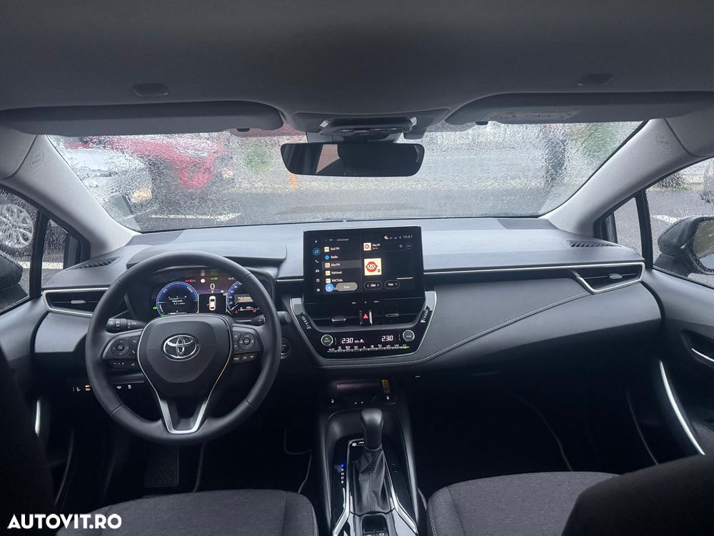 Toyota Corolla TS 1.8 HSD Dynamic - 12