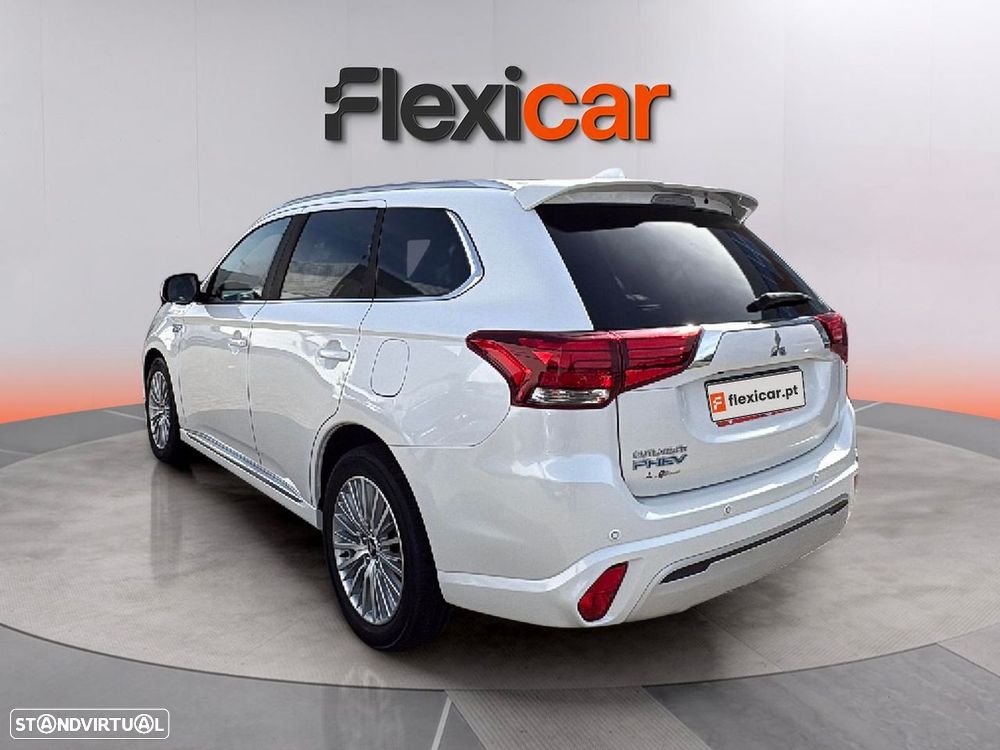 Mitsubishi Outlander - 5