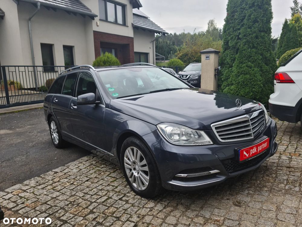 Mercedes-Benz Klasa C 180 CGI BlueEff Elegance - 2