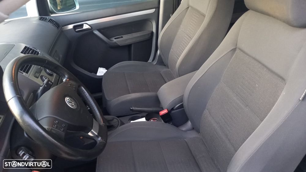 VW Touran 1.9 TDi Highline BlueM. 5L - 13