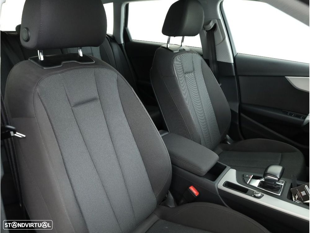 Audi A4 Avant 30 TDI Advanced S tronic - 15