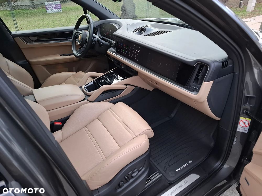 Porsche Cayenne - 37