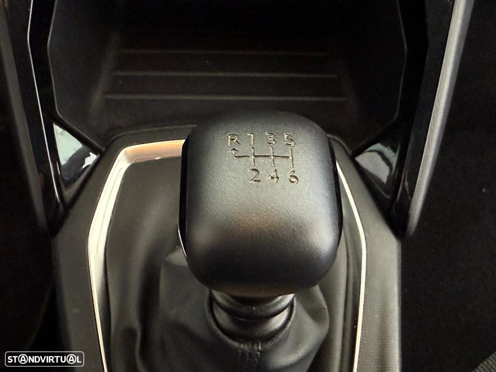 Peugeot 2008 - 18