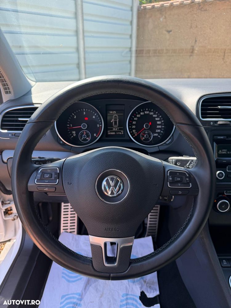 Volkswagen Golf 1.6 TDI DPF Style - 10