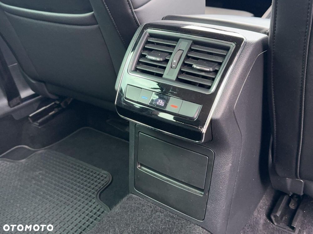 Skoda Superb 2.0 TDI SCR Style DSG - 18