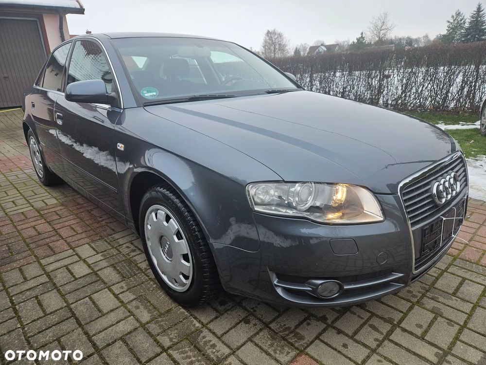 Audi A4 Limousine - 5