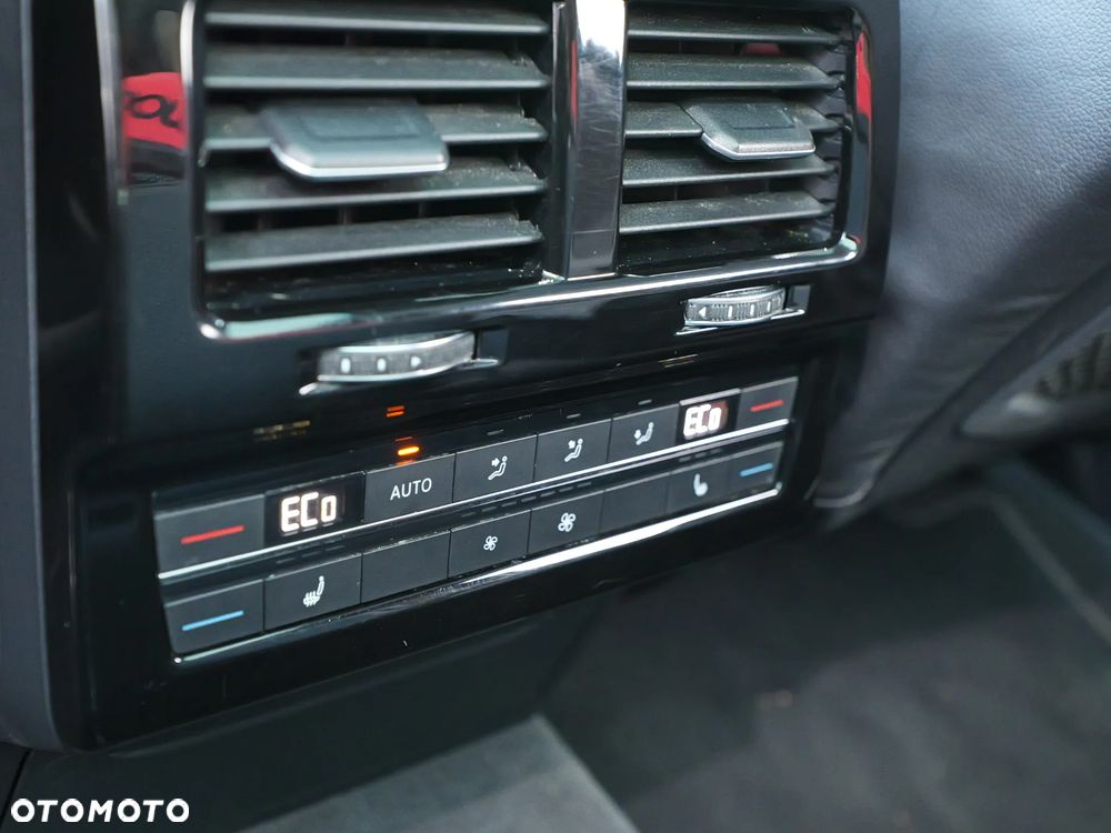 Volkswagen Touareg 4.0 V8 TDI SCR 4Mot R-Line - 3