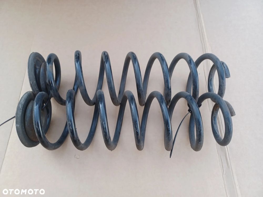 SPRĘŻYNY TYŁ VW GOLF VI KOMBI - 1