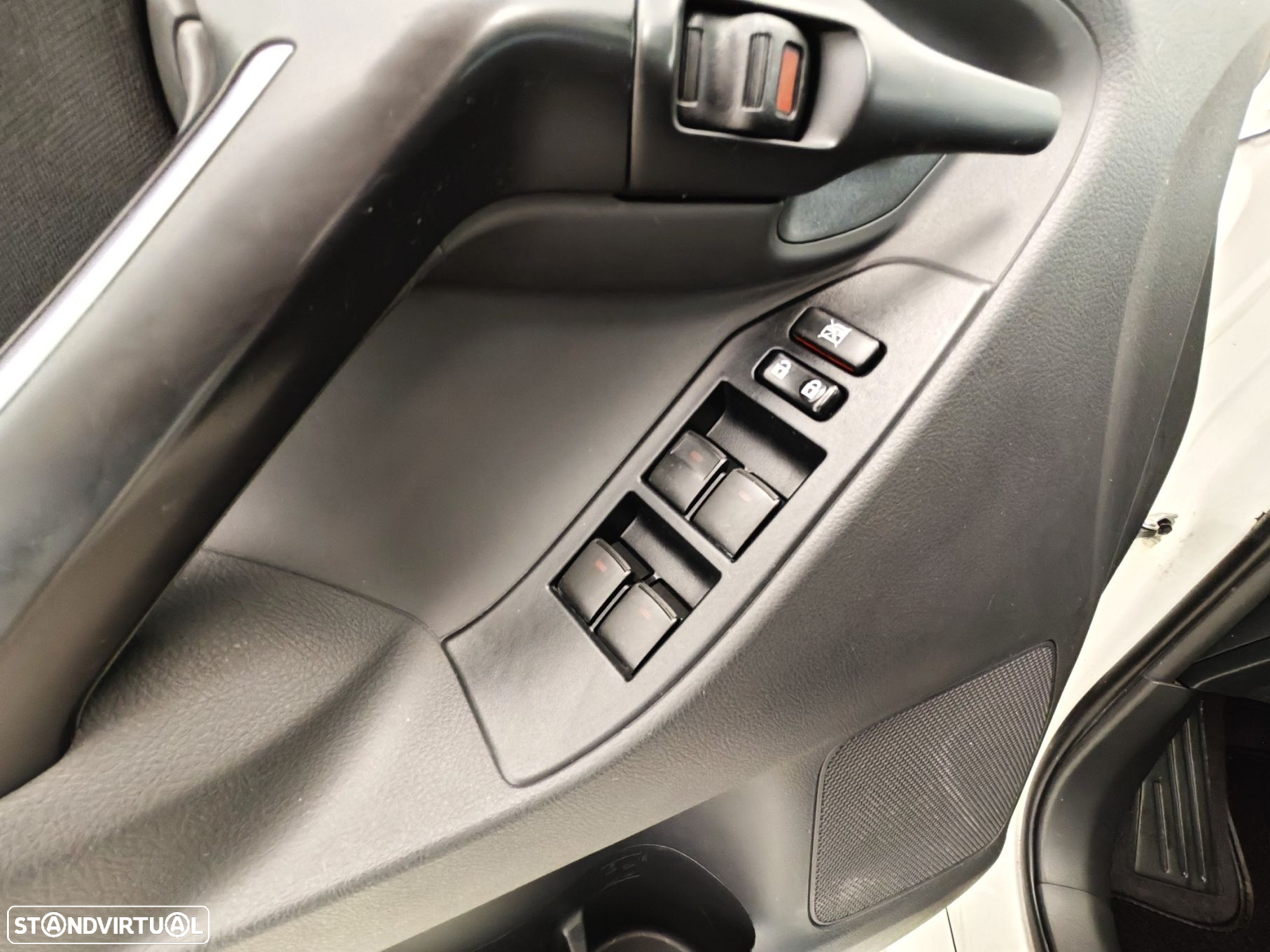Toyota Verso 1.6 D-4D 5L S&S Comfort - 36
