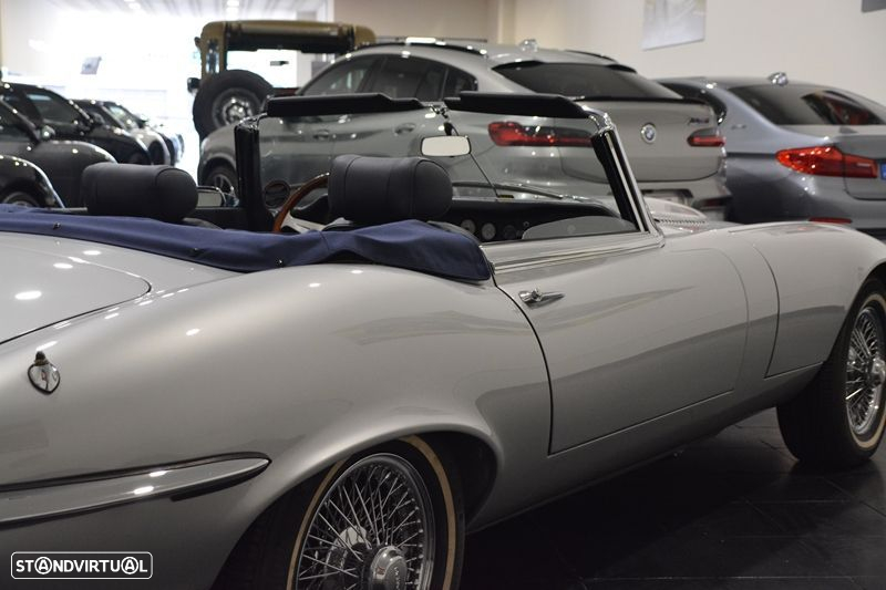 Jaguar E-Type - 25
