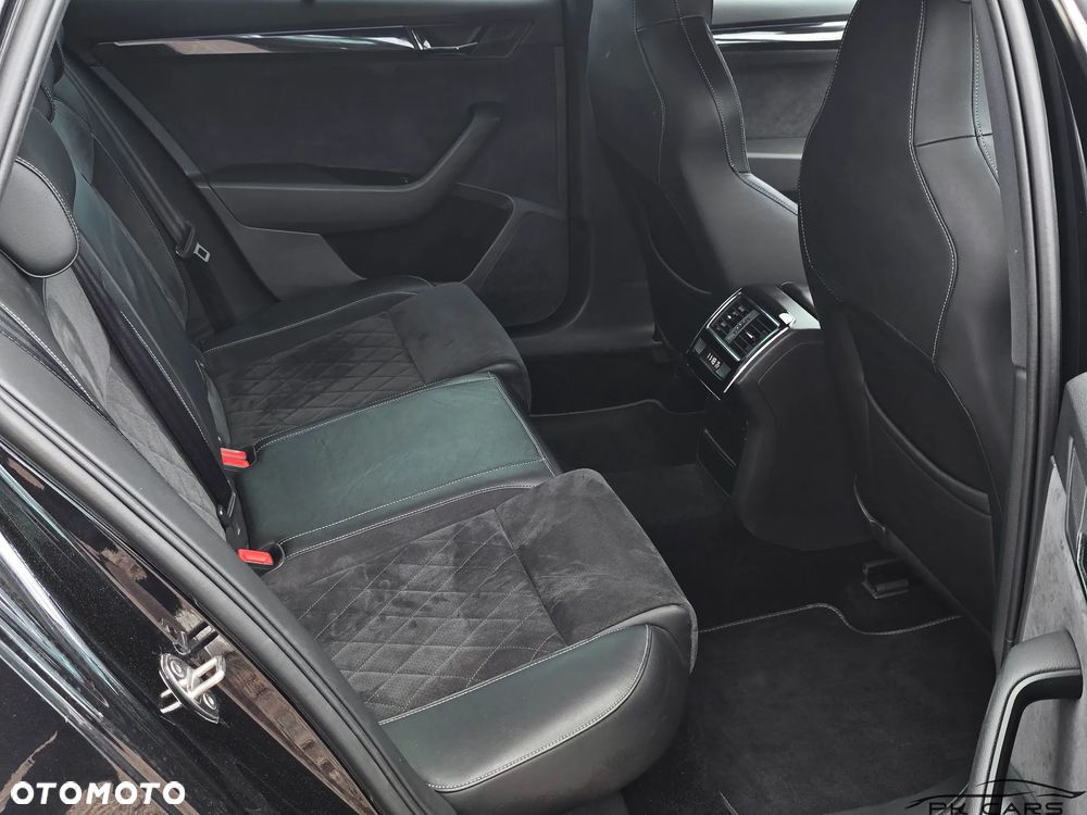 Skoda Superb 2.0 TDI 4x4 DSG Sportline - 36
