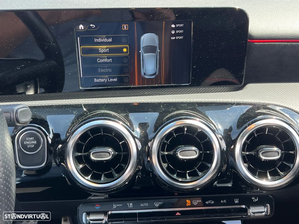 Mercedes-Benz A 250 e 8G-DCT AMG Line - 24