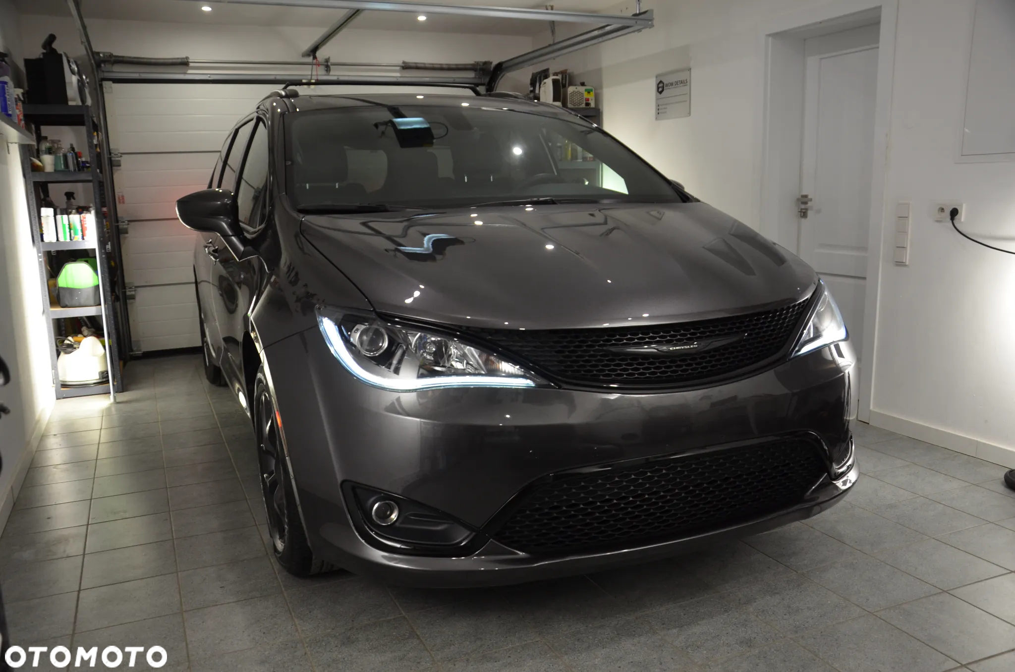 Chrysler Pacifica - 29