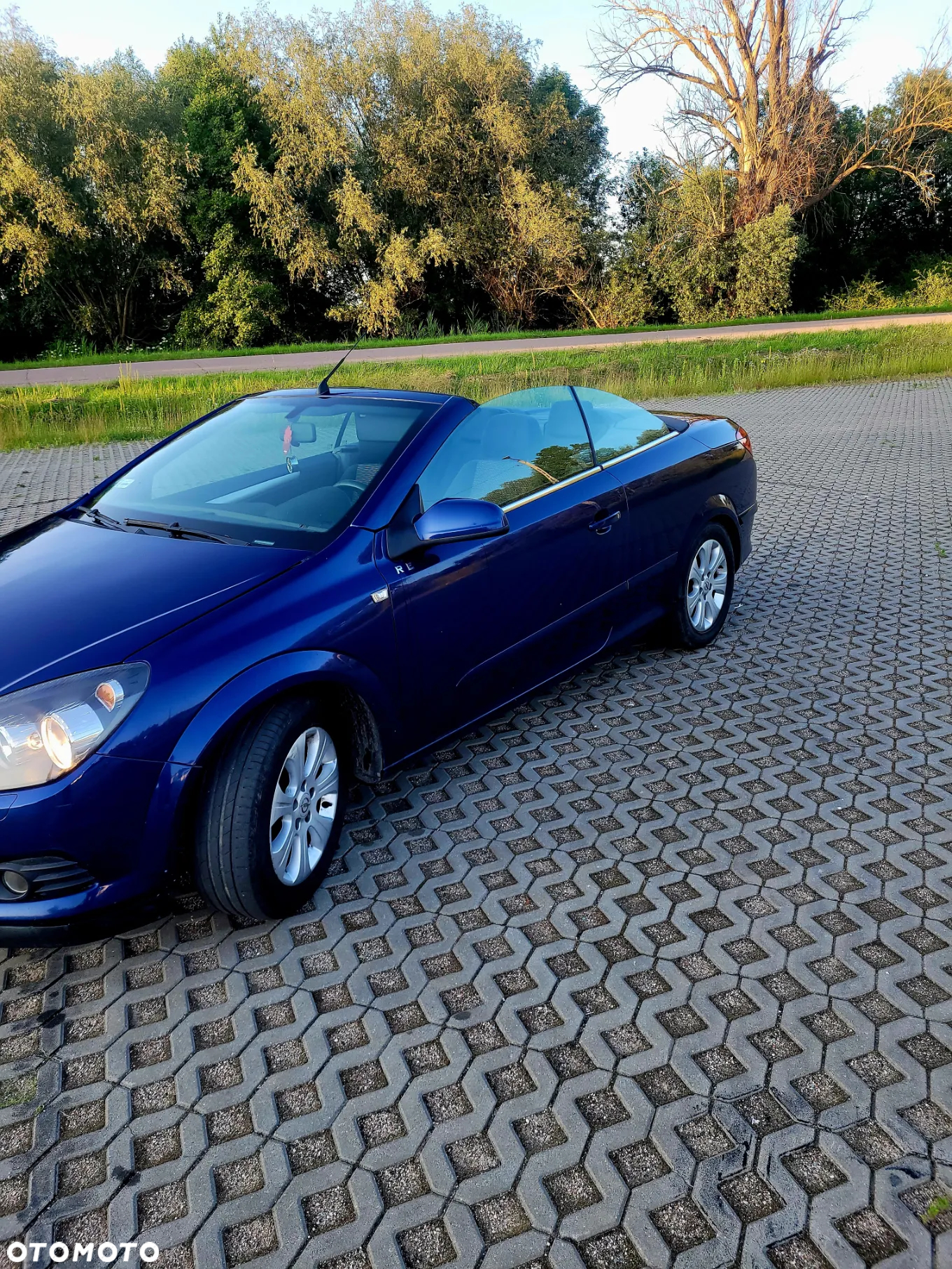 Opel Astra Twin Top 1.9 CDTI Edition - 4