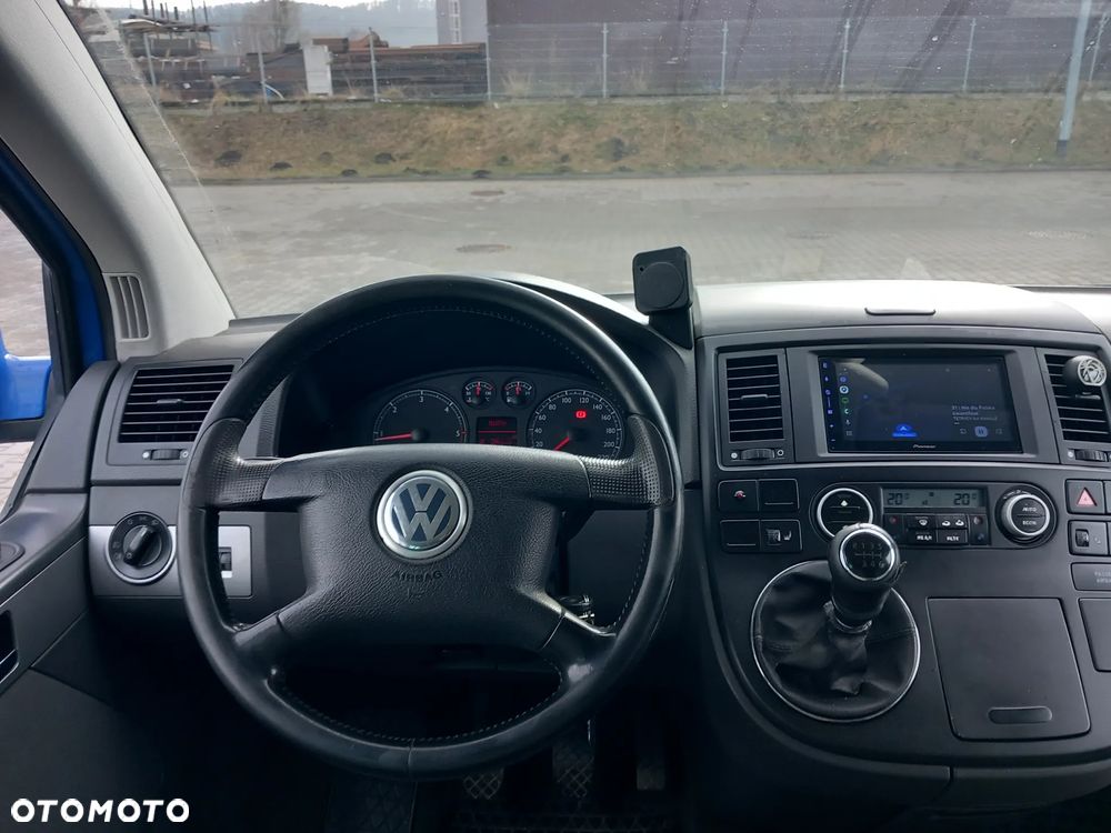 Volkswagen Multivan - 28