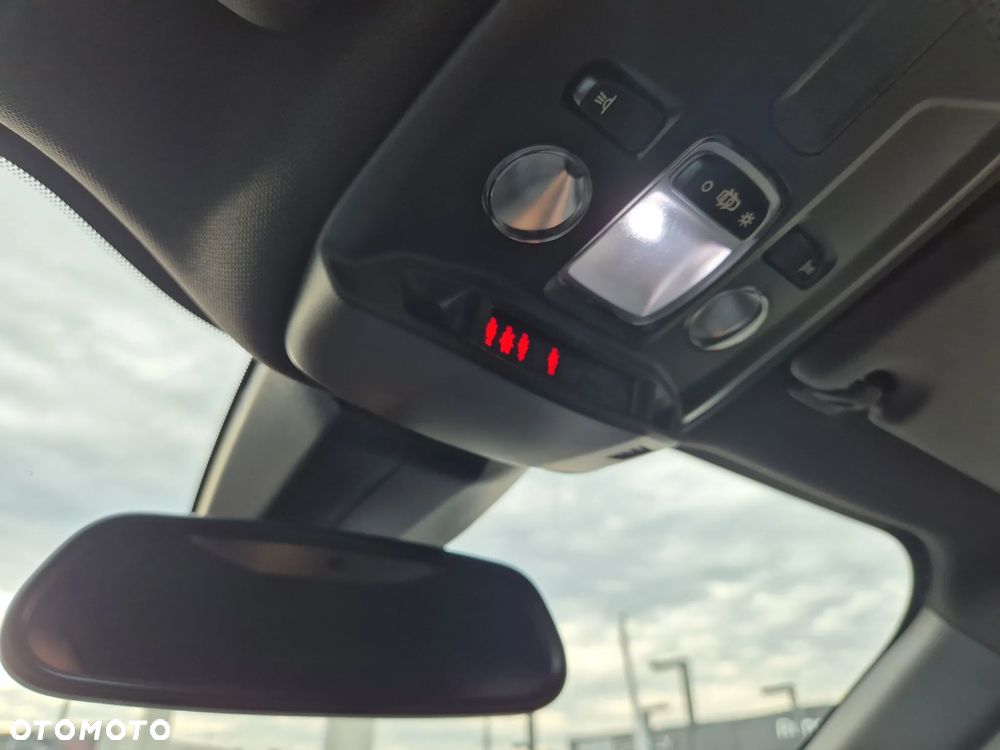 Peugeot 2008 PureTech 100 Allure S&S BVM6 - 20