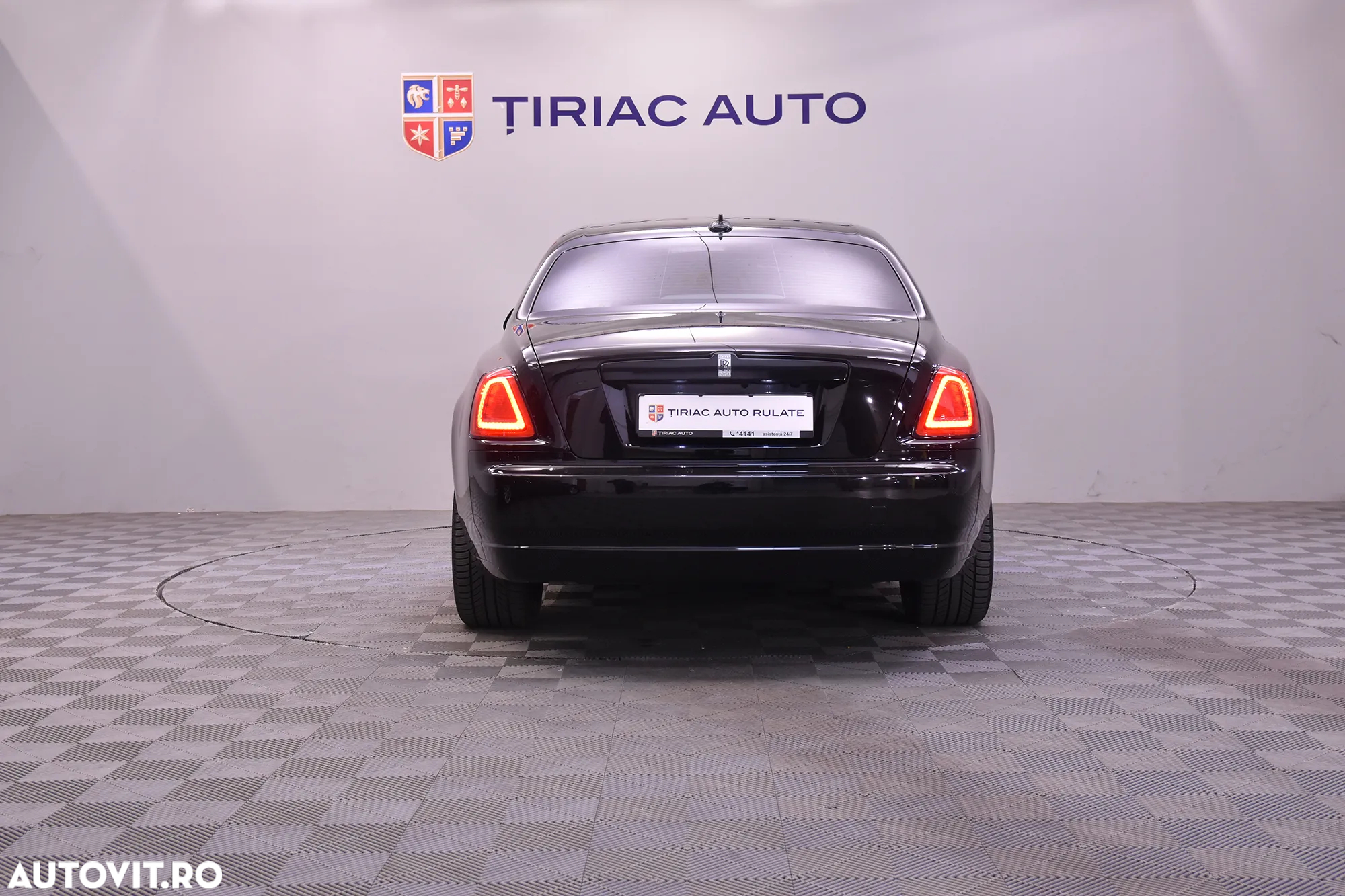 Rolls-Royce Ghost - 4