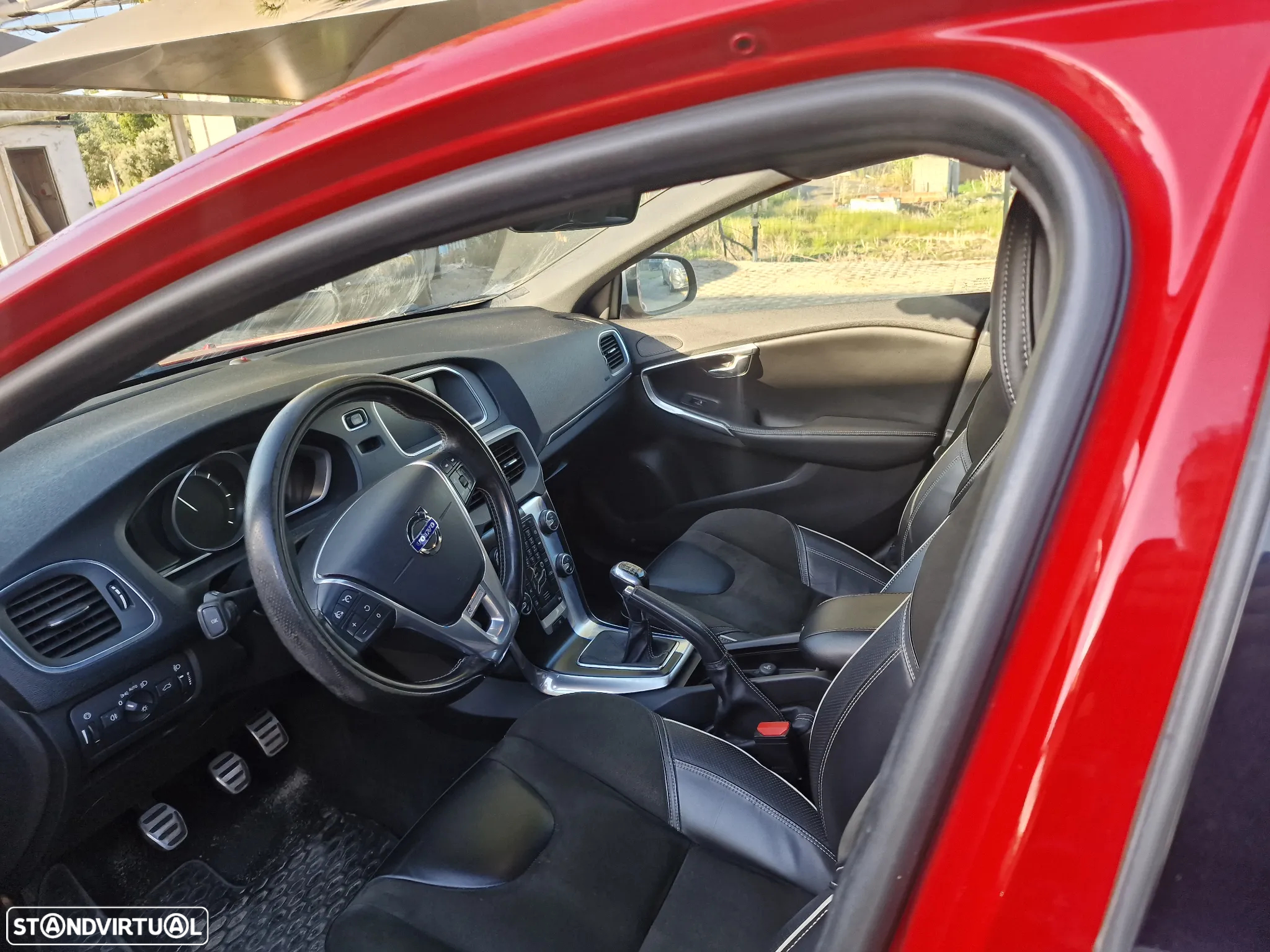 Volvo V40 2.0 D2 R-Design Momentum - 9