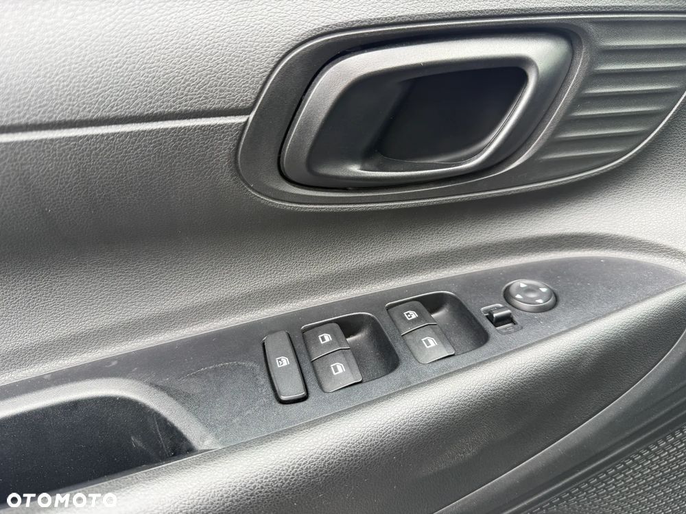Hyundai i20 - 17