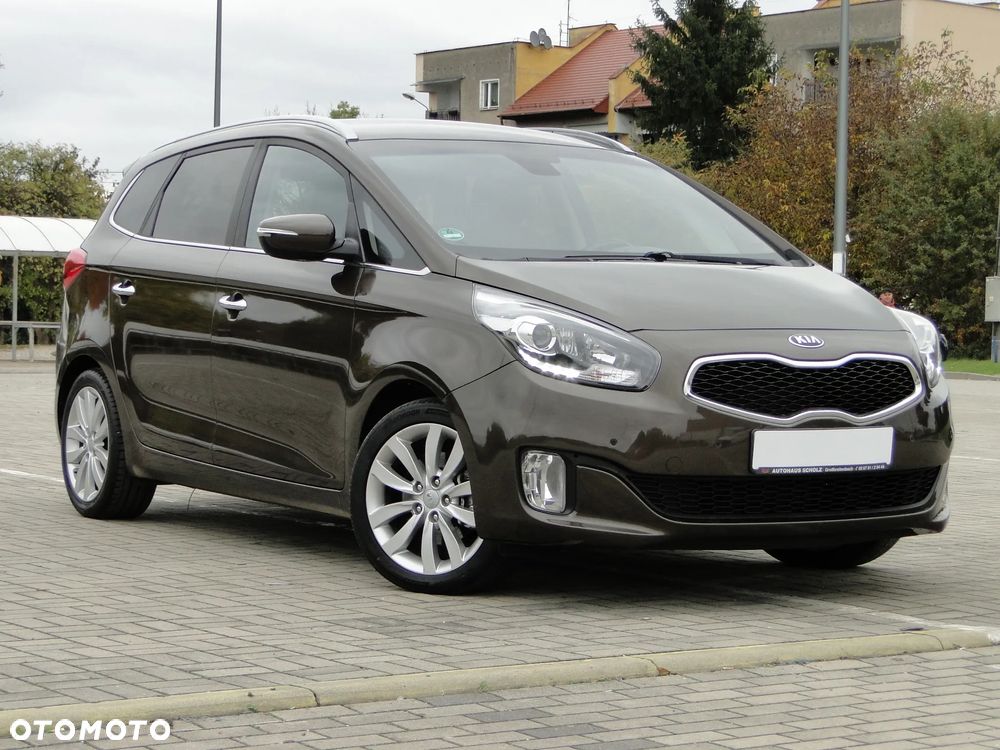 Kia Carens - 1
