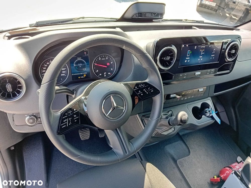 Mercedes-Benz Sprinter - 9