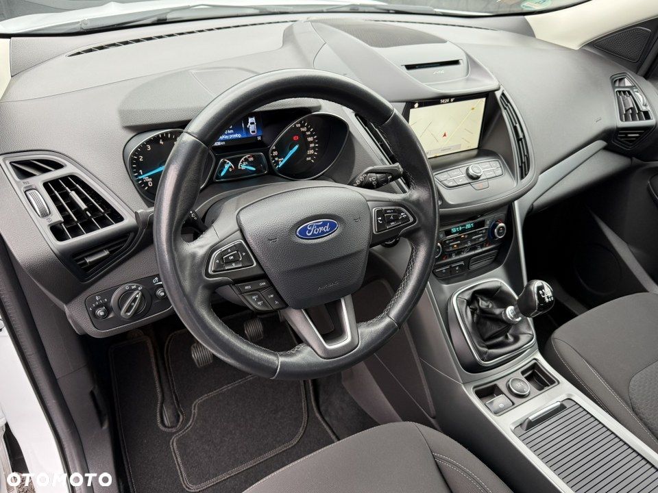 Ford Kuga 1.5 EcoBoost 2x4 Titanium - 18