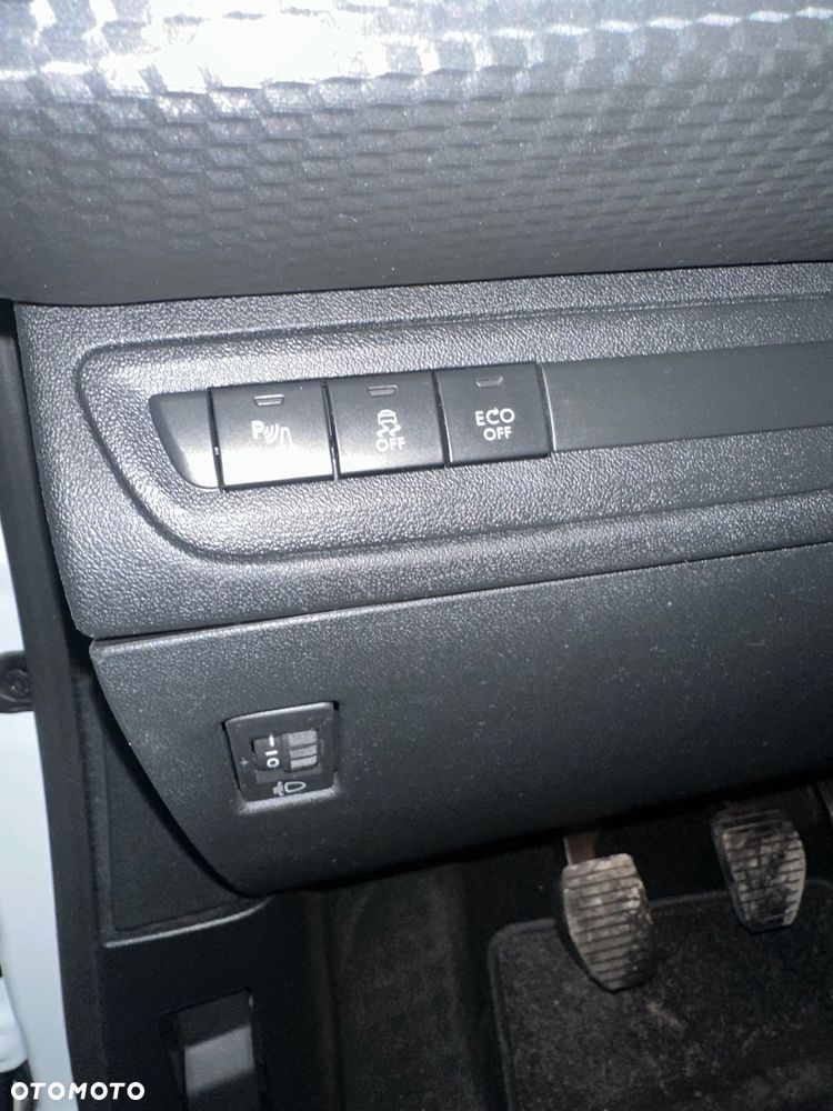 Peugeot 2008 BlueHDi FAP 120 STOP & START Allure - 25