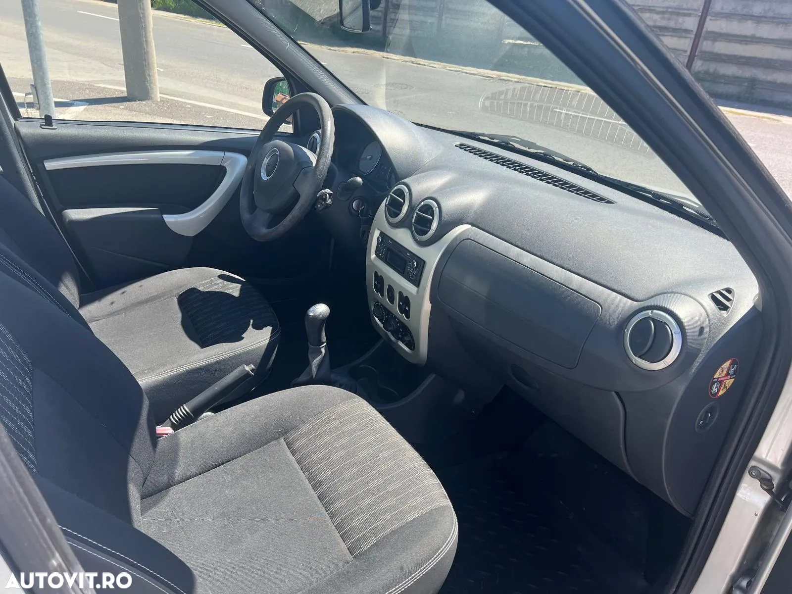Dacia Logan 1.2 Laureate - 3