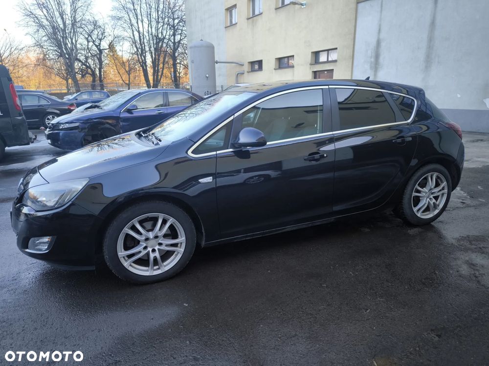 Opel Astra 1.6 Turbo Edition Sport - 1