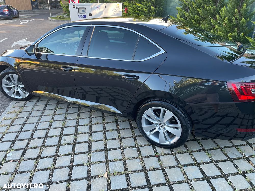 Skoda Superb 2.0 TDI DSG 4X4 Ambition - 17