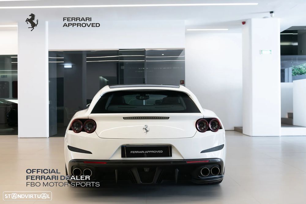 Ferrari GTC4 Lusso - 4